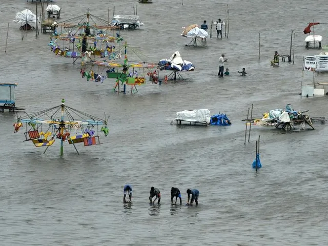 Chennai Sinks...But Why???
